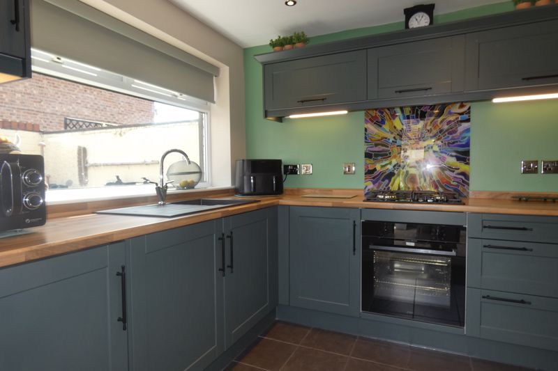 Kitchen- click for photo gallery